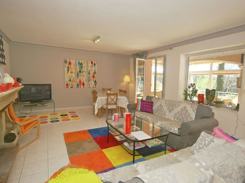Airconditioned, Spacious Villa In Gar�oult With A Private Pool
