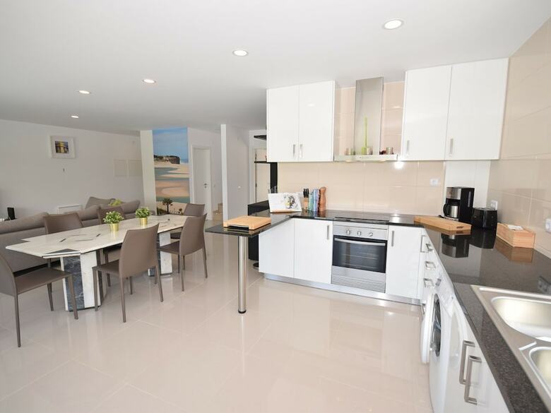 Comfortable Detached Villa With Heated Swimming Pool And Beautiful View