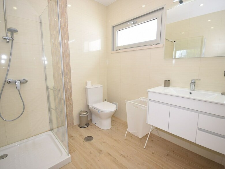 Comfortable Detached Villa With Heated Swimming Pool And Beautiful View