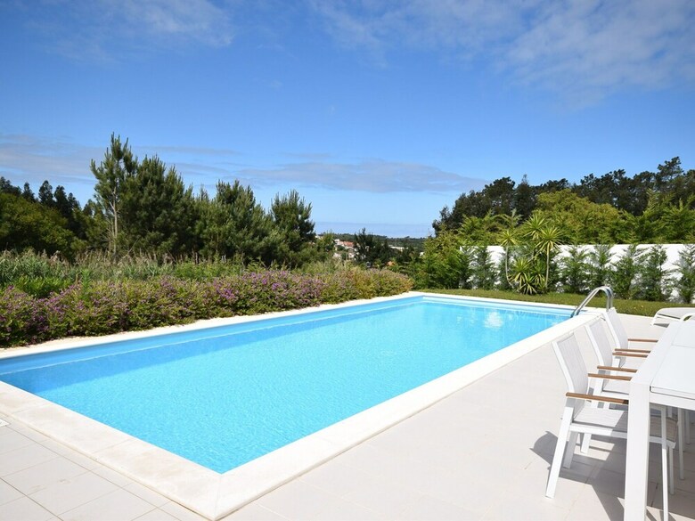Comfortable Detached Villa With Heated Swimming Pool And Beautiful View