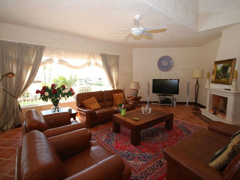 Lavish Villa In Albufeira With Private Swimming Pool