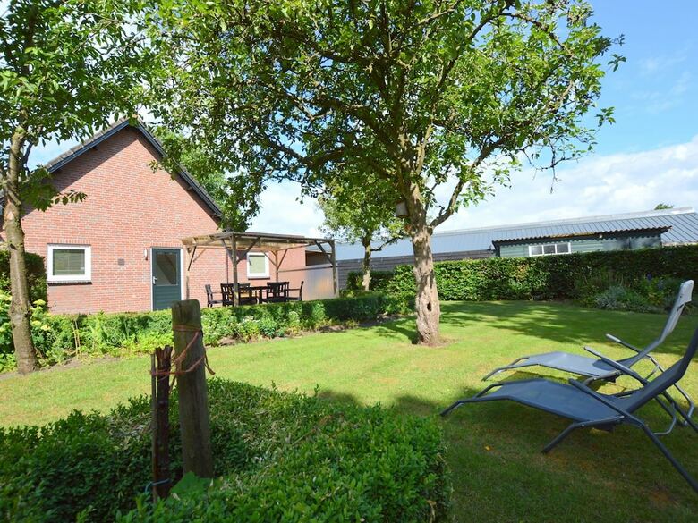 Decorative Holiday Home In Vorstenbosch On Alpaca Farm