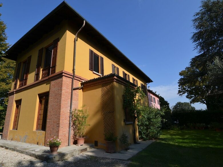 Luxurious Holiday Home In Faenza With Swimming Pool