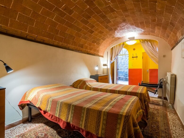 Cozy Holiday Home In Montecastelli Pisano With Balcony