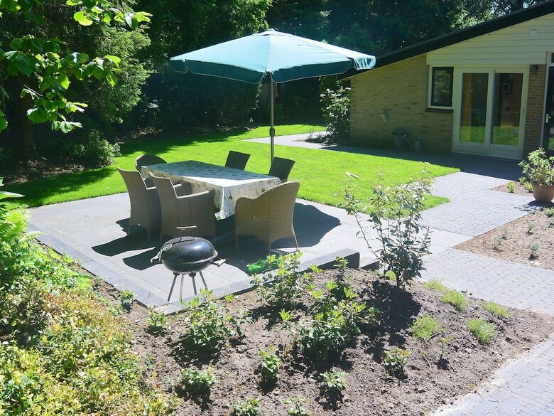 Peaceful Bungalow In Voorthuizen With Private Garden