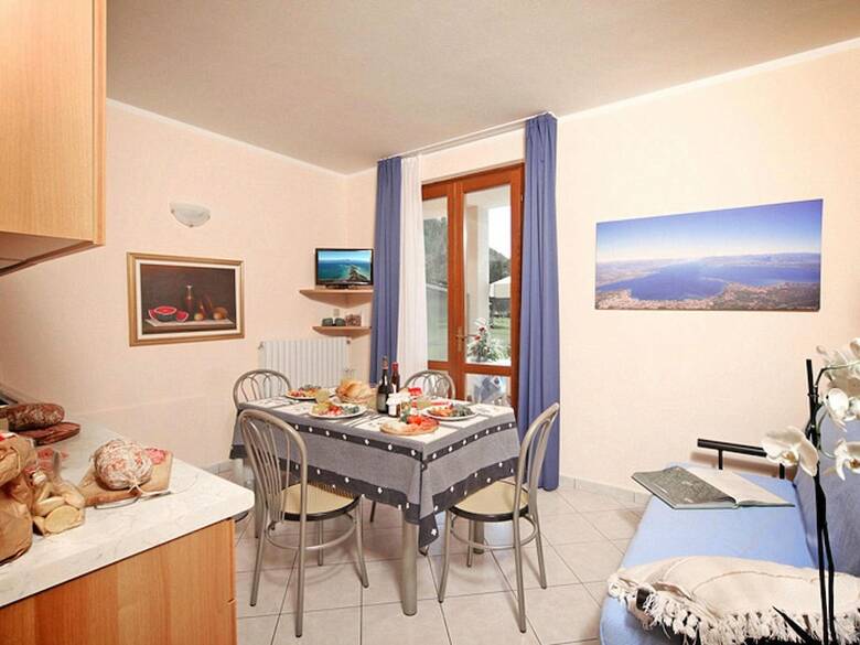 Apartments Within A Short Distance From The Gardameer