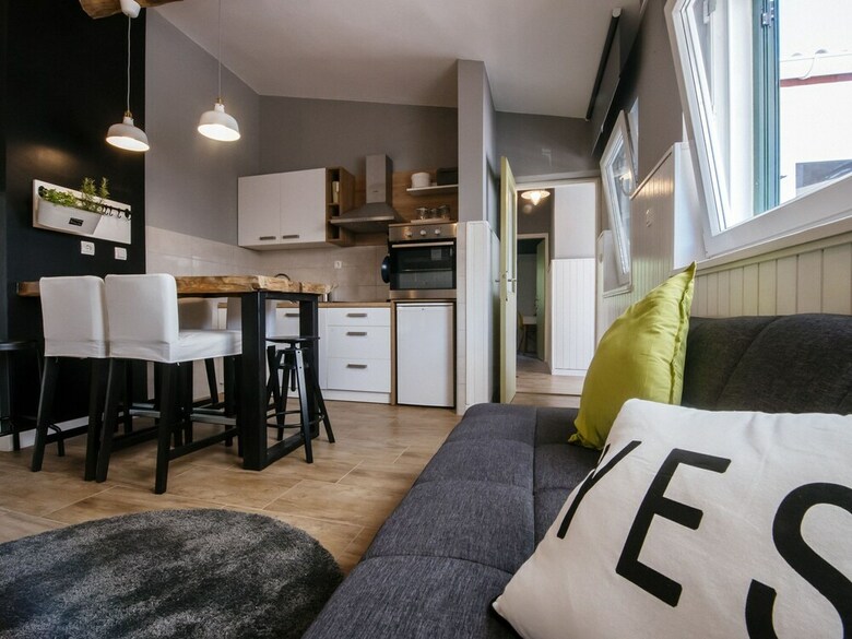 Charming Holiday Home In Ra?anac With Terrace