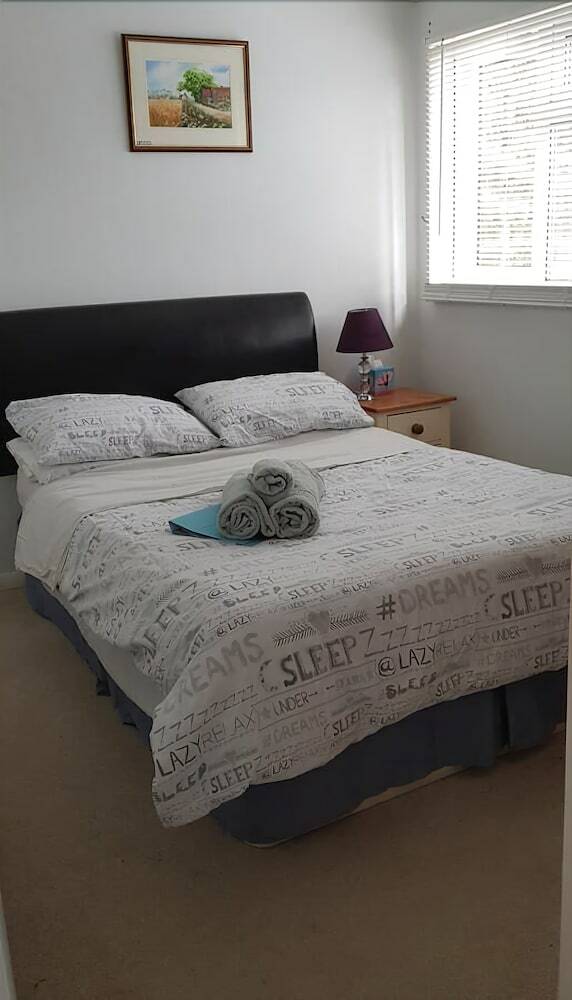 Hotel Quiet House Beside Stansted Airport