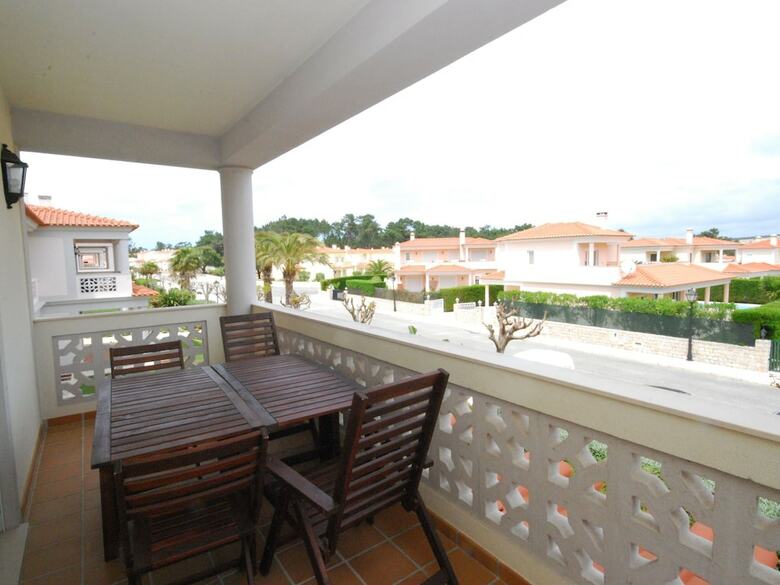 Modern Apartment In �bidos With Pool