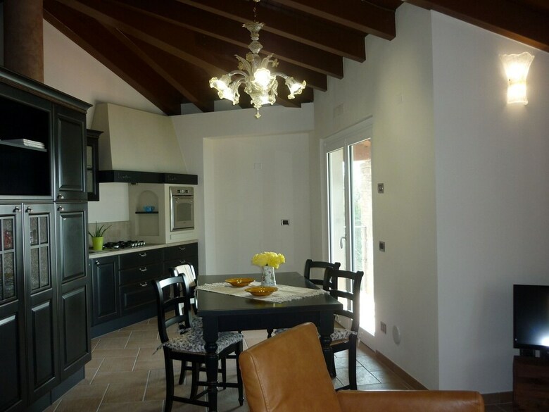 Modern Apartment With Balcony In Vello Italy