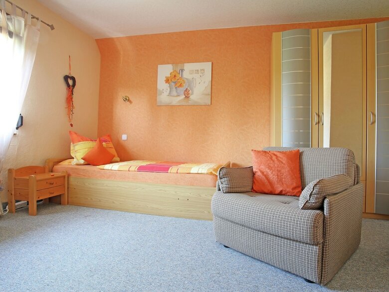 Spacious Apartment In Pracht Near Forest