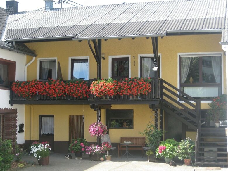 Beautiful Apartment On A Farm With Terrace In Loogh