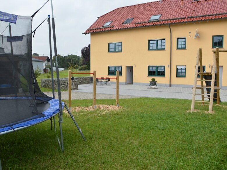 Spacious Apartment With Garden In Welschbillig Germany