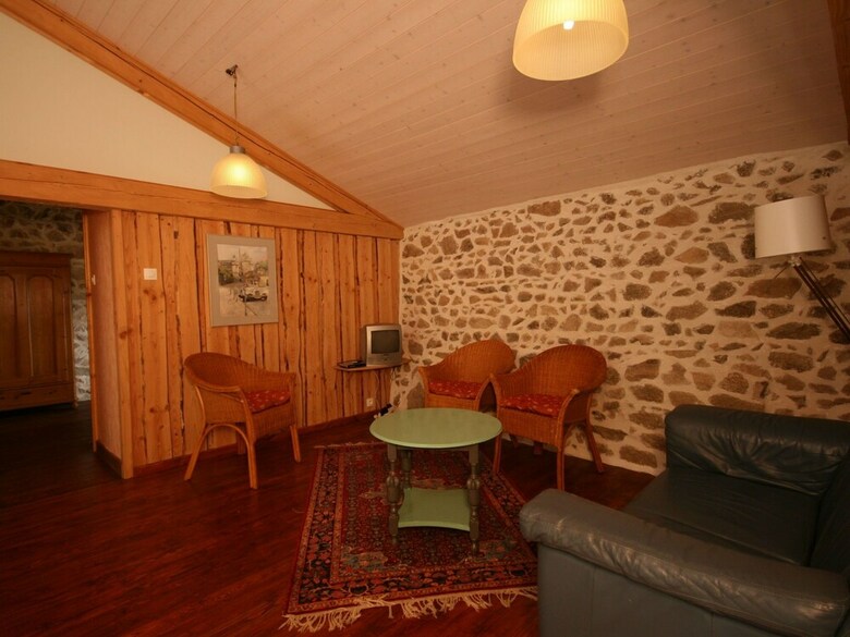 Restored Barn In Privat Domain With Pool And 2 Lakes