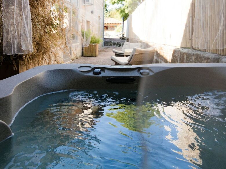 Luxurious Restored Building With Heated Swimming Pool, Terraces And Jacuzzi