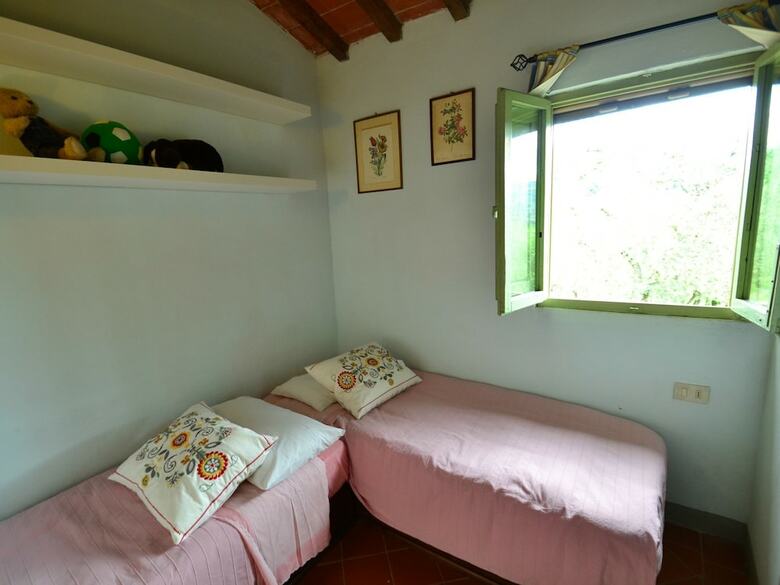 Amazing Farmhouse In Montecatini Terme With Jacuzzi