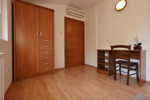 Apartments And Rooms Times Inn