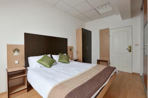 Apartments And Rooms Times Inn
