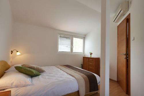 Apartments And Rooms Times Inn