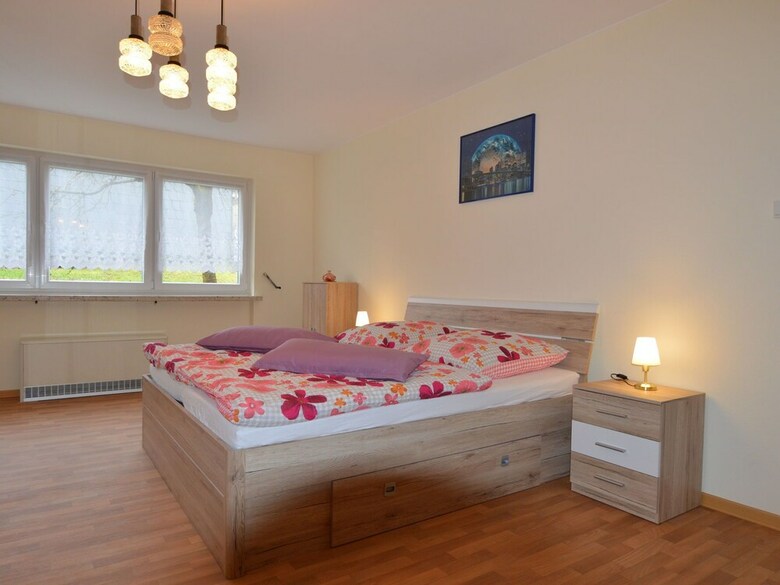 Spacious Holiday Home In Schillingen With Garden