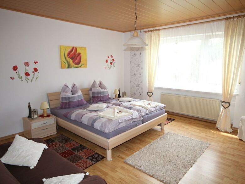 Cozy Apartment In Strotzb�sch Near Eifel Center