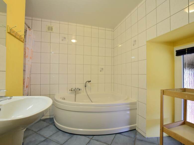 Comfortable Cottage In Wicourt With Meadow View