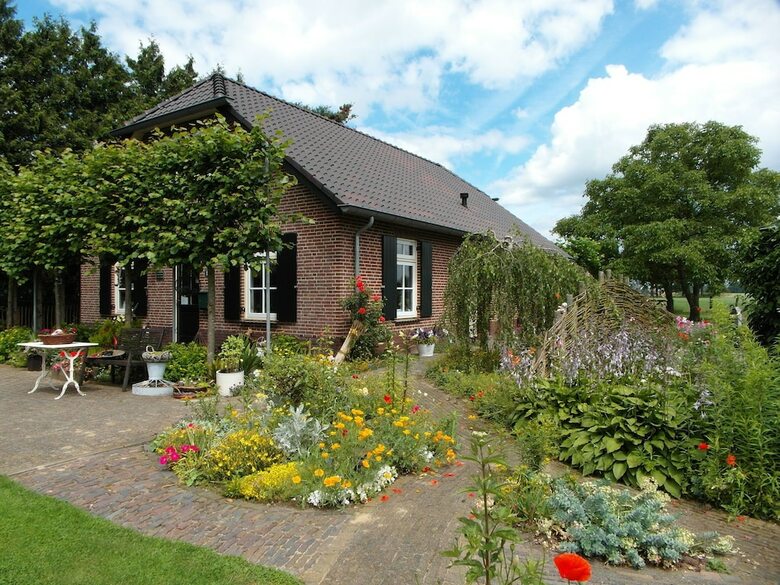 Spacious Holiday Home Near Forest In Bronckhorst