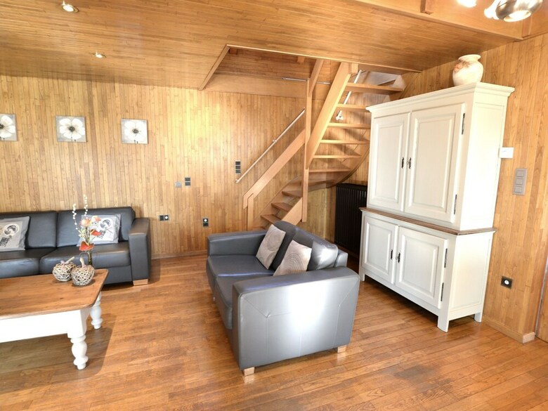 Spacious Holiday Home Near Forest In Peer