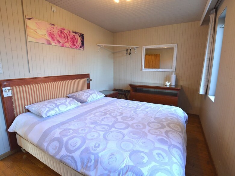 Spacious Holiday Home Near Forest In Peer