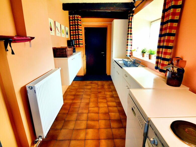 Vintage Cottage With Shared Garden In Paliseul