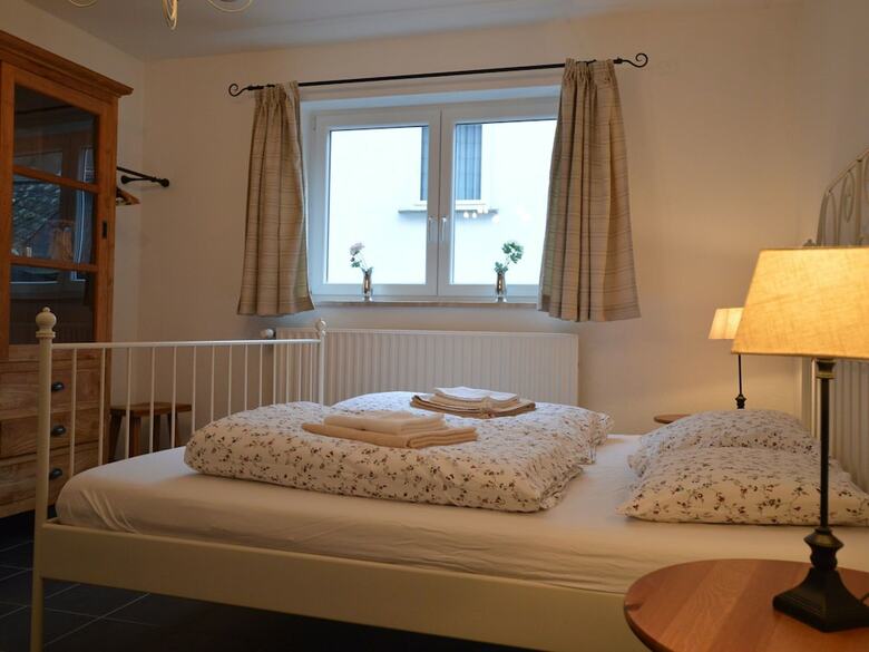 A Modern Holiday Home For 2-5 People By The River Mosel