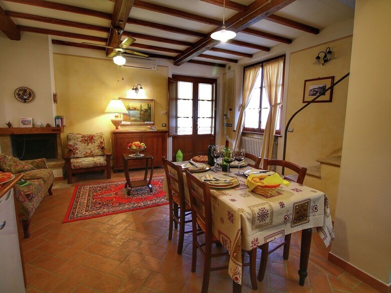 Luxurious Cottage In Lucignano With Pool