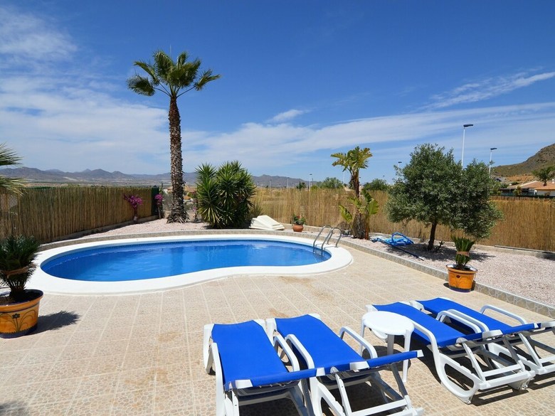 Gorgeous Villa In Mazarr�n With Private Pool
