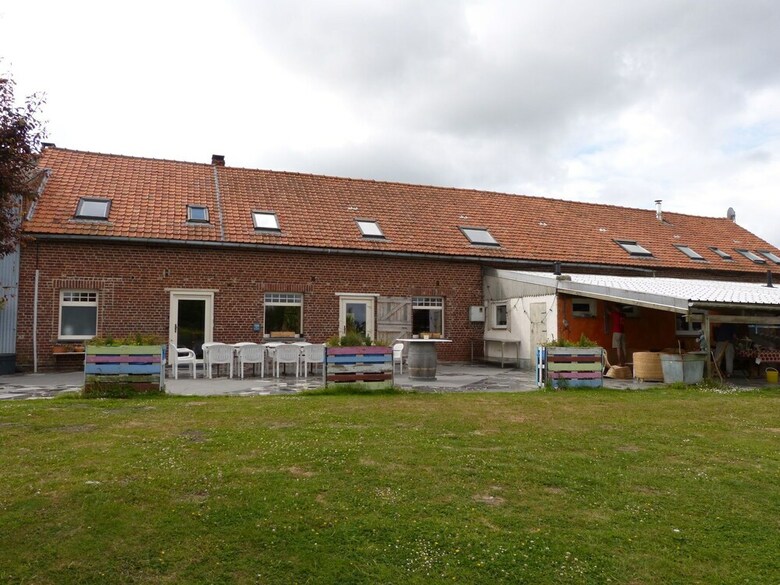 Cozy Holiday Home In Hondschoote With Terrace