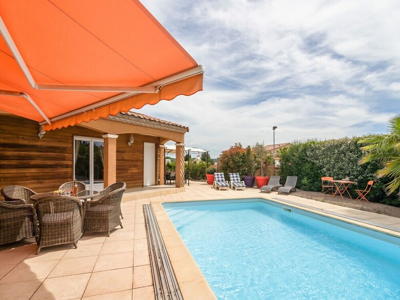 Quaint Villa In Aigues-vives With Private Pool
