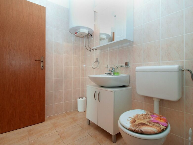 Apartment 1804