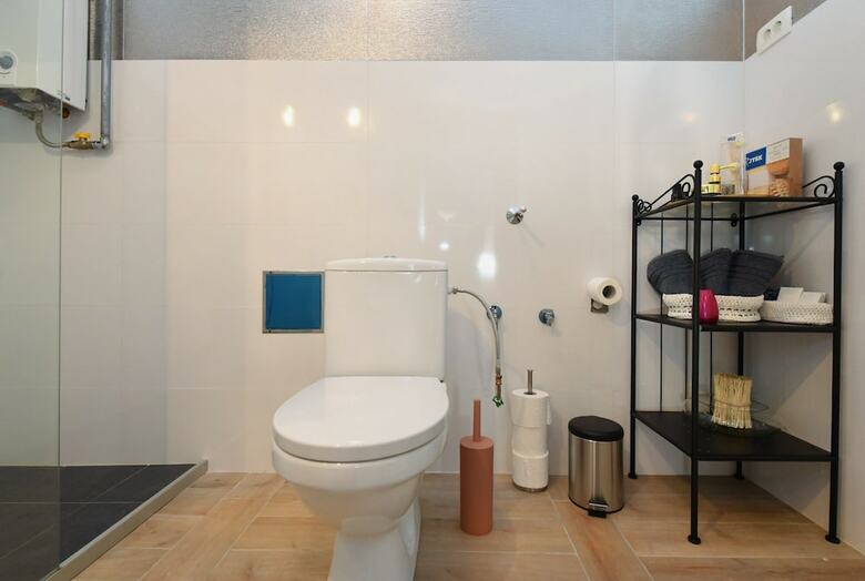 Apartment 1811