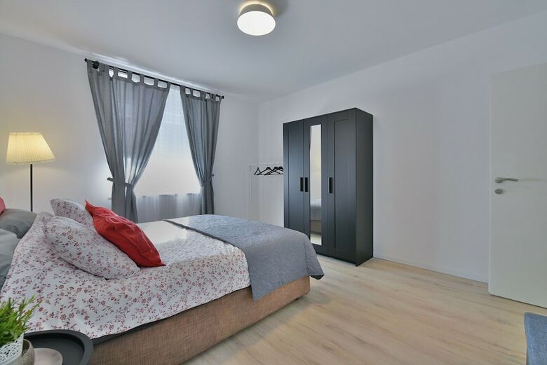 Apartment 1811