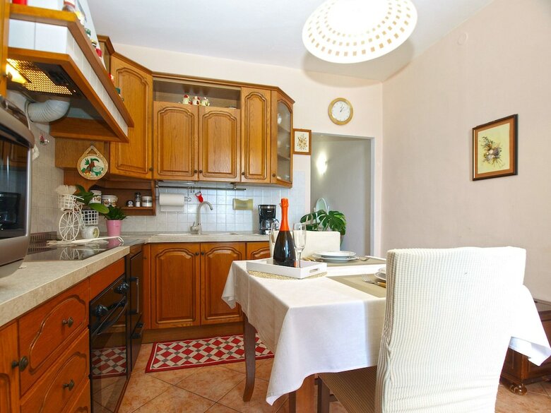 Apartment 1872