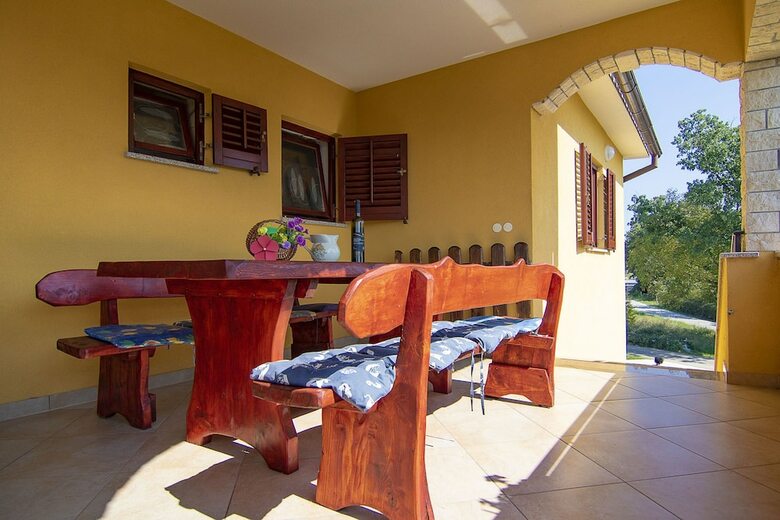 Villa Apartment 1984