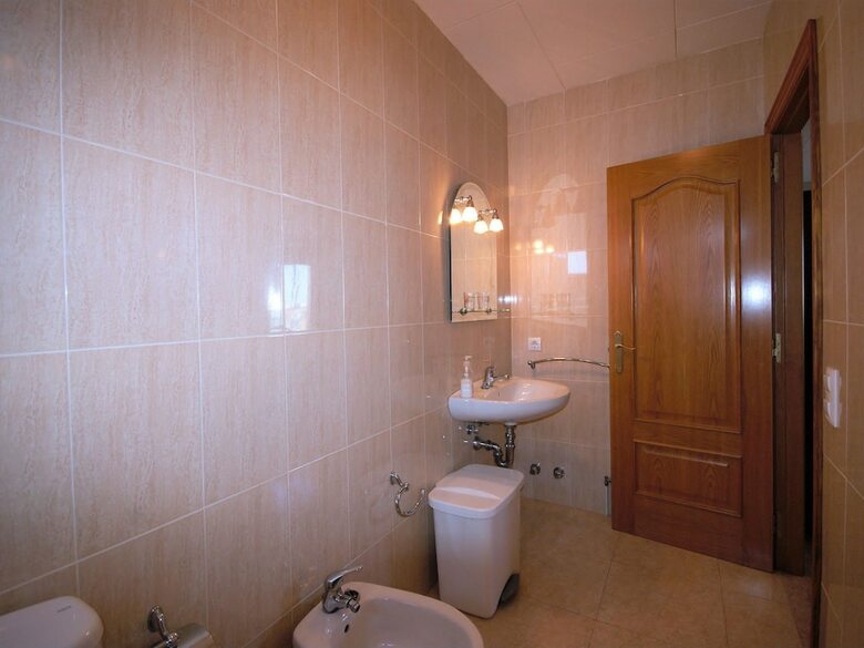 Luxurious Cottage In Vila-sacra With Terrace