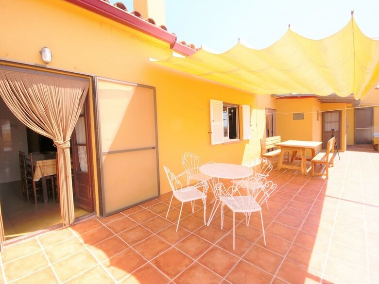 Luxurious Cottage In Vila-sacra With Terrace
