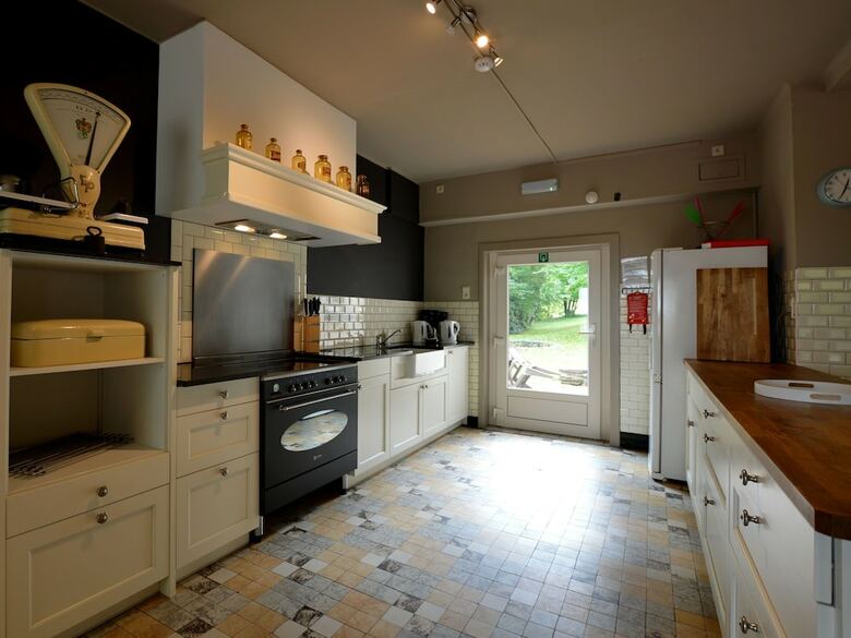Beautiful Group House With Large Garden And 2 Terraces