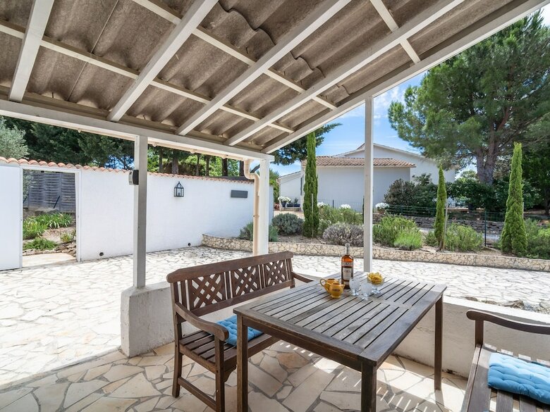 Comfy Villa In Pouzols-minervois With Private Pool