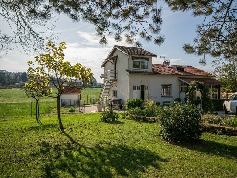 Cozy Holiday Home In Montayral With Swimming Pool