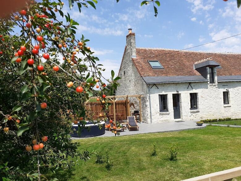 Chic Villa In La Chapelle-blanche-saint-martin With Jacuzzi