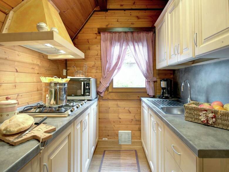 Spacious Chalet In Cutigliano With Swimming Pool