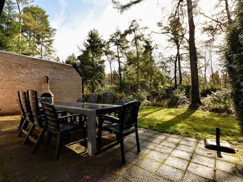 Appealing Holiday Home In Guelders Near Forest