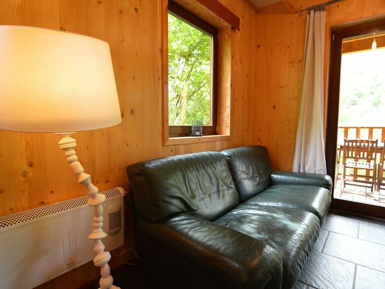 Comfortable Modern Chalet With Wood Finish