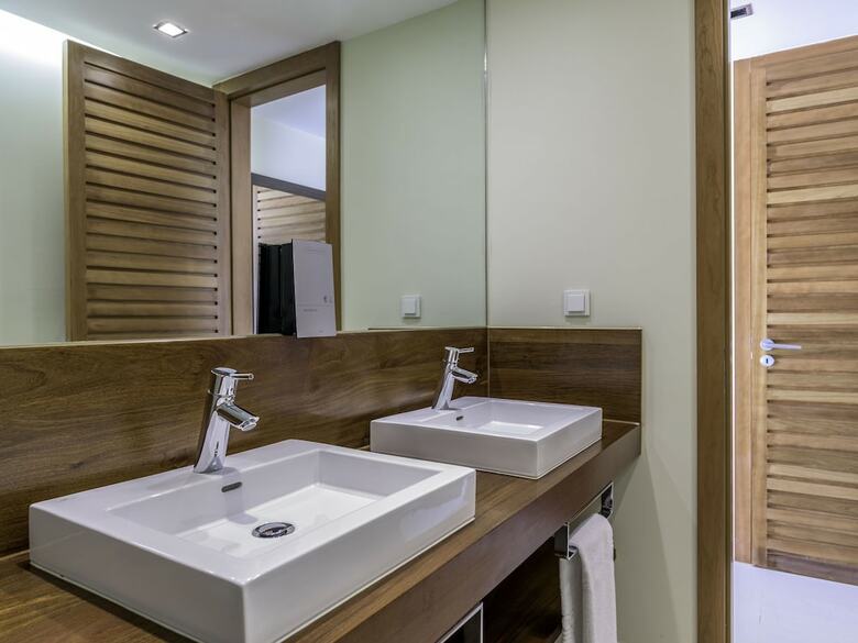 Spacious Villa In Alcantarilha With Private Swimming Pool